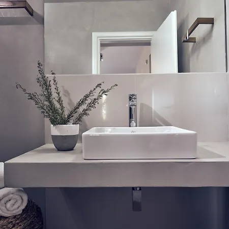Cielo - An Authentic Mediterranean Living Vilă *